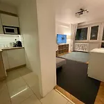 Lägenhet Blue 2 Fast Wifi 2xmetro 60'tv Netflix Hbo Appletv+ Warszawa